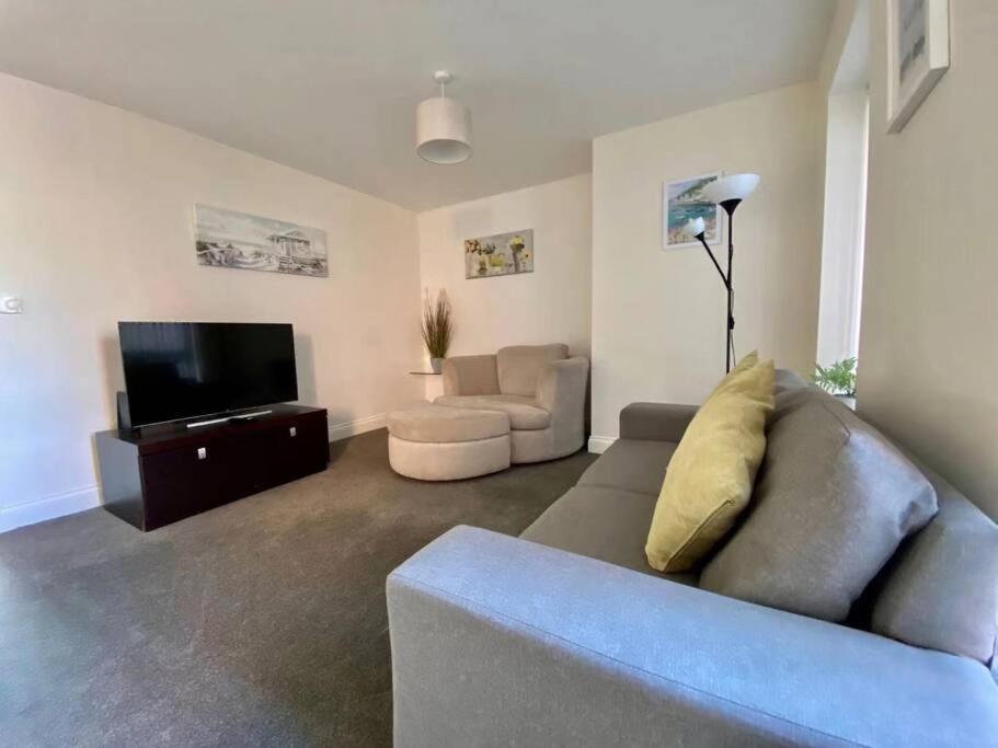 سوانسي No12-Luxe Living Guest Apartment- 1 Bed-Garden-Private Parking-Wifi-Beach-City المظهر الخارجي الصورة
