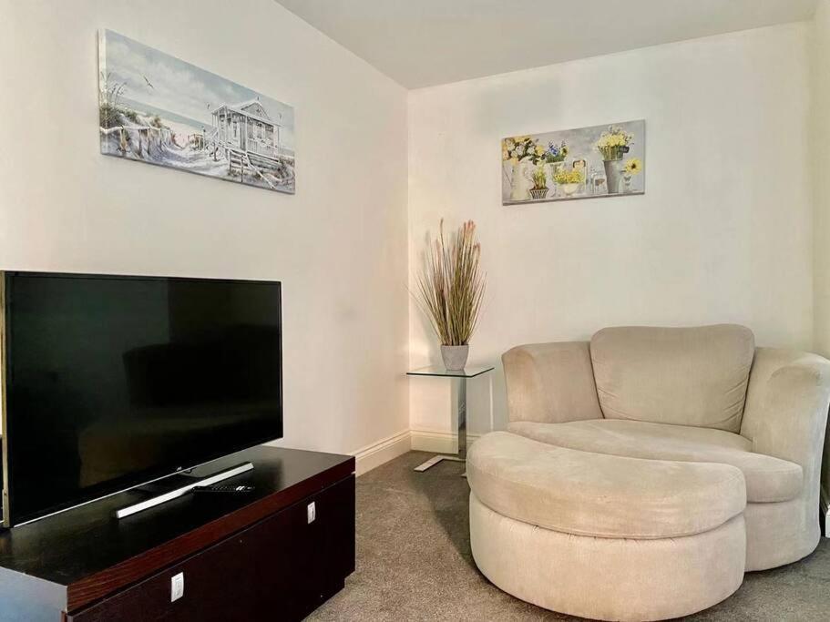 سوانسي No12-Luxe Living Guest Apartment- 1 Bed-Garden-Private Parking-Wifi-Beach-City المظهر الخارجي الصورة
